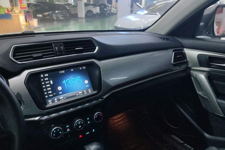 Used Haval H2 2017 Blue Label 1.5T Automatic Two-Wheel Drive Luxury Model
