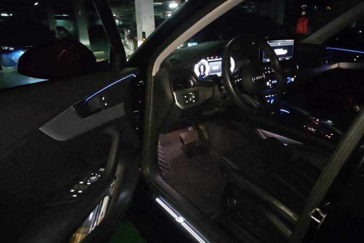 Used Audi A4L 2020 40 TFSI Luxury Dynamic Model
