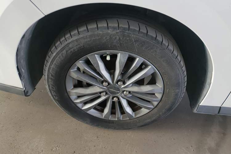 Used SAIC MAXUS EUNIQ 5 2020 1.3T PLUG-IN Elite Edition
