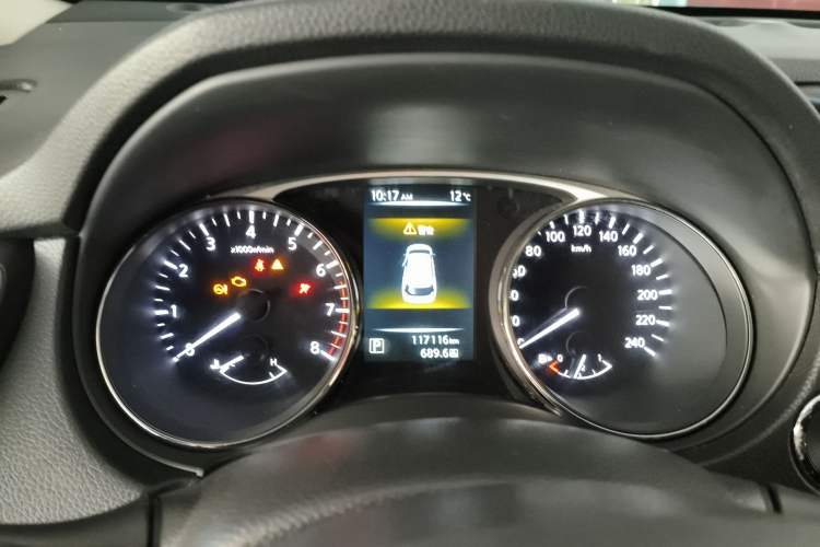 Used Nissan X-Trail 2015 2.0L CVT Comfort MAX Edition 2WD
