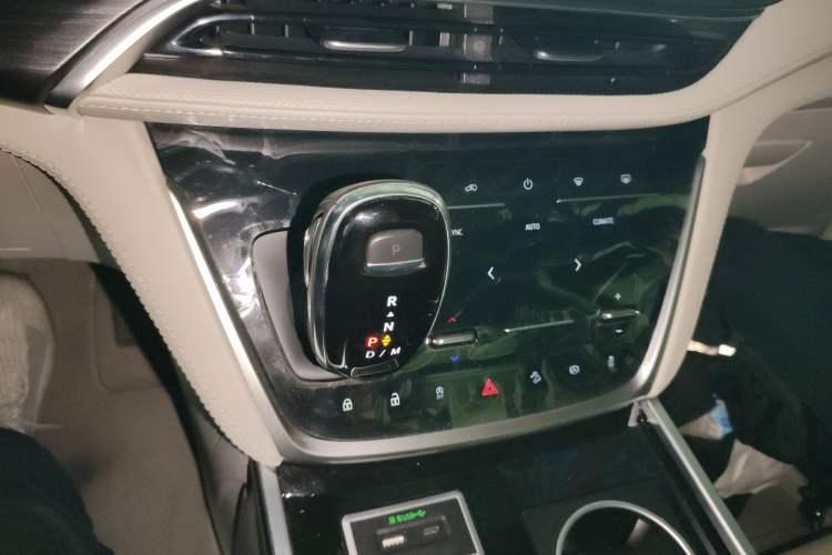 Used Buick GL8 2021 ES Landtrek 653T Comfort Edition
