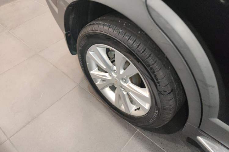 Used Chevrolet Captiva 2015 2.4L 4x4 Flagship Edition 7-Seater
