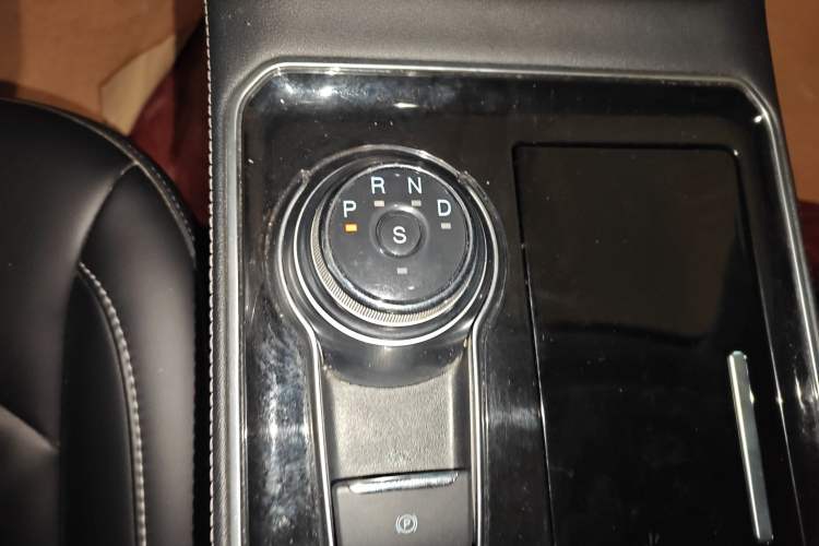 Used Ford Edge 2021 PLUS EcoBoost 245 Two-Wheel-Drive Titanium 7-Seater
