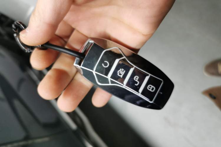 Used BYD Tang New Energy 2018 DM 2.0T All-Wheel Drive Smart Connectivity Luxury Model 7 Seats China V Emission Standard
