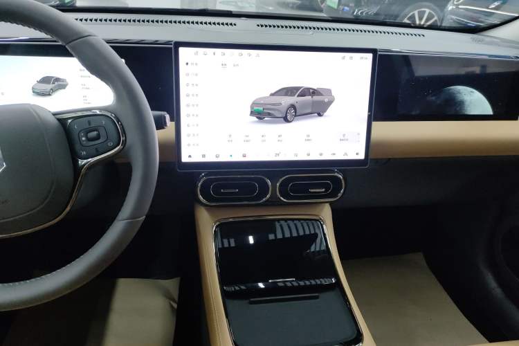 Used Leapmotor C01 2024 Range-Extended 316 Deluxe Edition