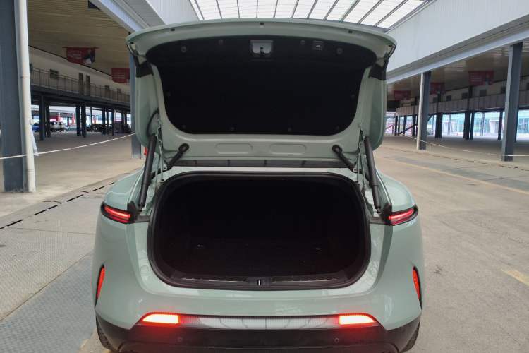 Used  11 2022 Long-Range Dual-Motor Version 5 Seats
