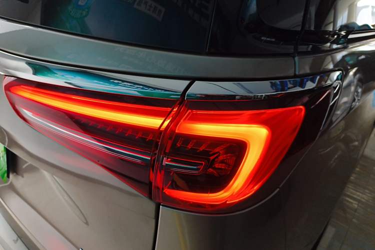 Used Buick GL8 2022 ES Landtrek 653T Luxury Edition
