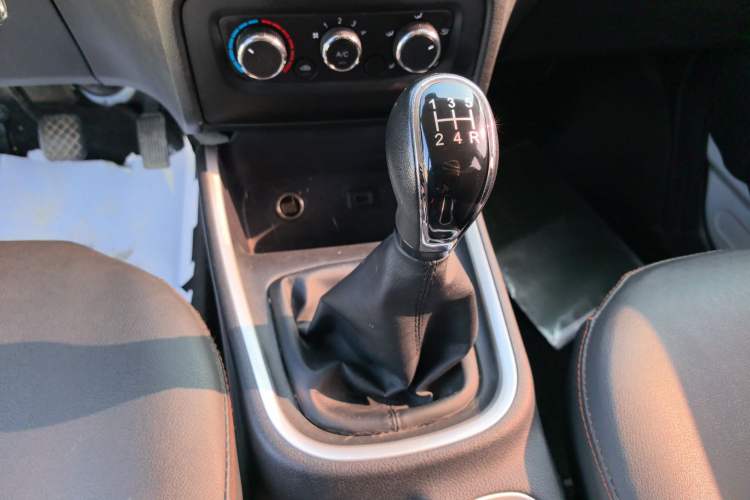 Used Jinbei Gold Hiace M Classic 2022 1.5L Engineering Lion Passenger Vehicle 5 Seats