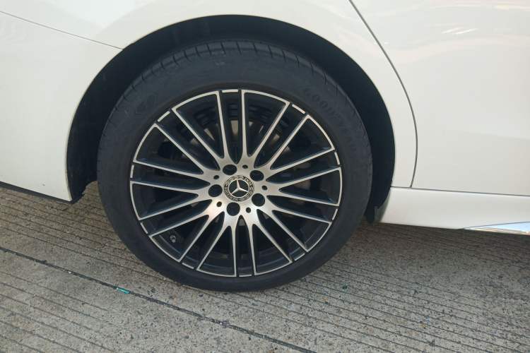 Used Mercedes-Benz C-Class 2024 Second Facelift C 260 L Sport Edition
