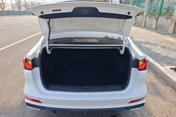 Used Roewe i5 2023 1.5L CVT Luxury Edition
