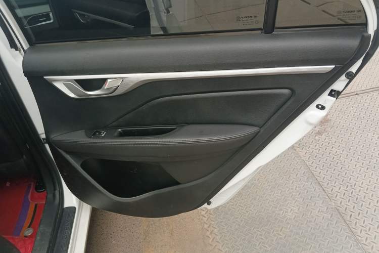 Used Geely Auto Vision 2019 Upgraded Model 1.5L Manual Luxury Version China VI Standard
