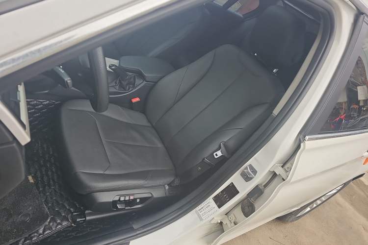 TDK.VehicleDetails.img