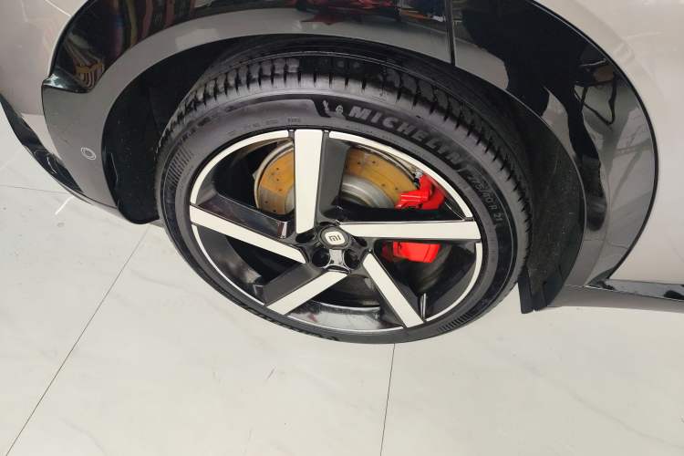 Used  YU7 2025 Ultra-Long Range High-Performance All-Wheel-Drive Max Edition
