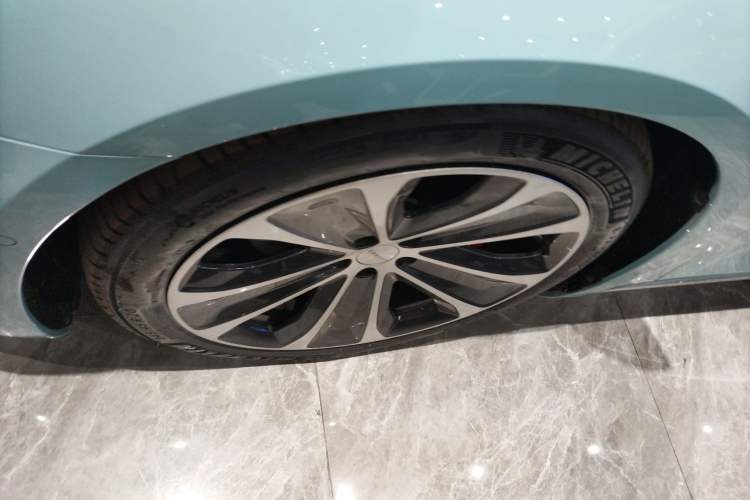 Used Hima Luxeed S7 2025 785 km Ultra