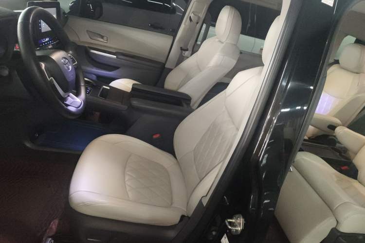 Used Toyota Sienna 2021 2.5L Hybrid Comfort Edition
