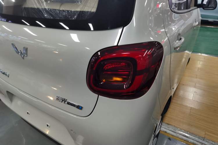 Used Wuling Hongguang MINIEV 2025 Four-Door Version Advanced Edition
