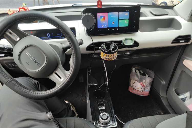 Used Geely Galaxy Panda 2023 Panda Mini 200km Endurance Bear
