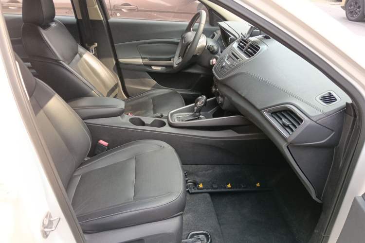 Used Ford Escort 2015 1.5L Automatic Fashion Model