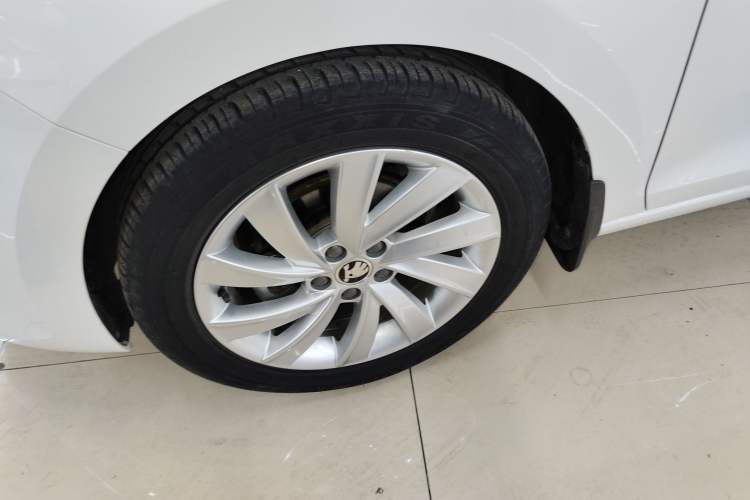 Used Skoda Rapid 2019 1.5L Automatic Comfort Edition China VI Standard
