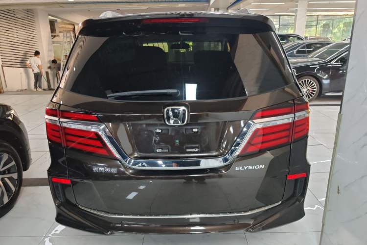 Used Honda Elysion 2016 2.4L Luxury Edition
