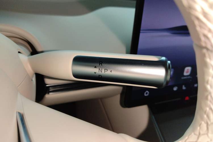 Used Hima Luxeed S7 2025 855 km Max