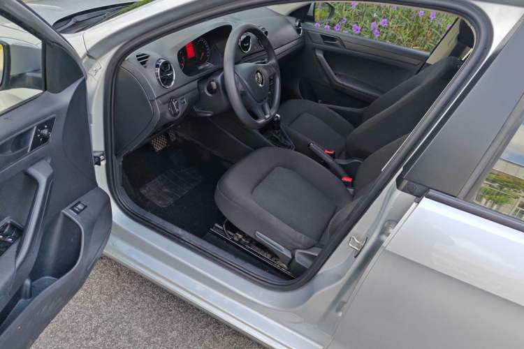 Used Volkswagen Jetta 2017 1.5L Automatic Fashion Model
