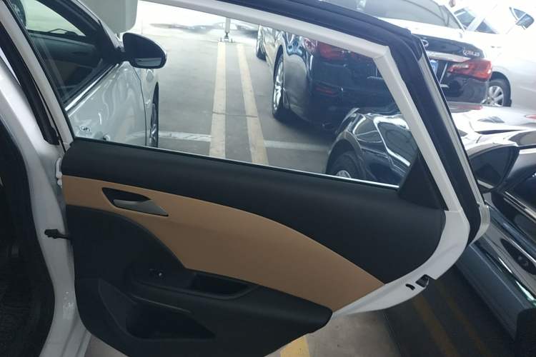 Used Chevrolet Monza 2020 320 Automatic Enjoyment Edition
