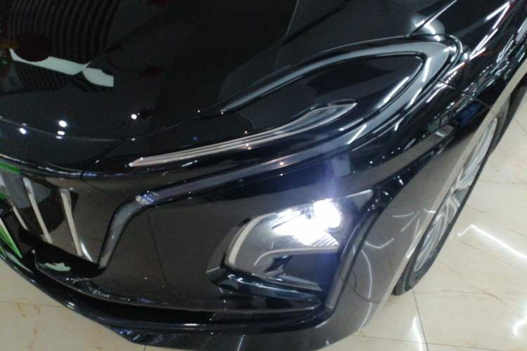 Used Hongqi E-QM5 2022 431 km Charge & Enjoy Edition
