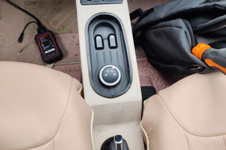 Used Wuling Hongguang MINIEV 2022 Macaron Premium Model – Lithium Ternary Battery
