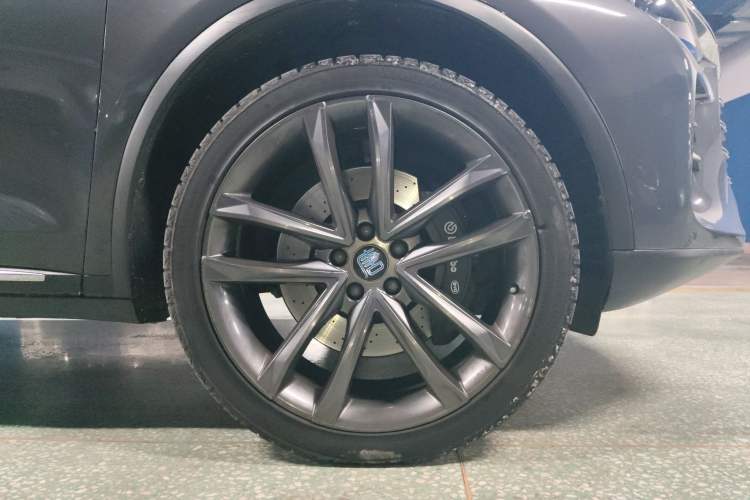 Used BYD Tang New Energy 2018 DM 2.0T All-Wheel Drive Smart Connectivity Luxury Model 7 Seats China V Emission Standard