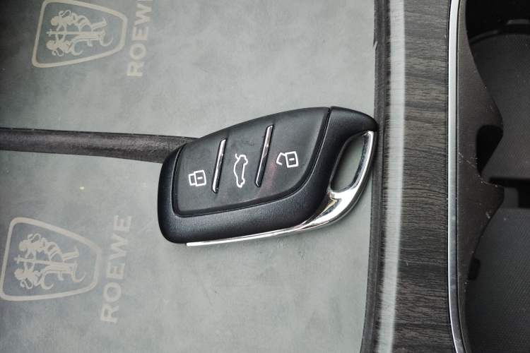 Used Roewe D7 2023 DMH 125km Excellence Edition
