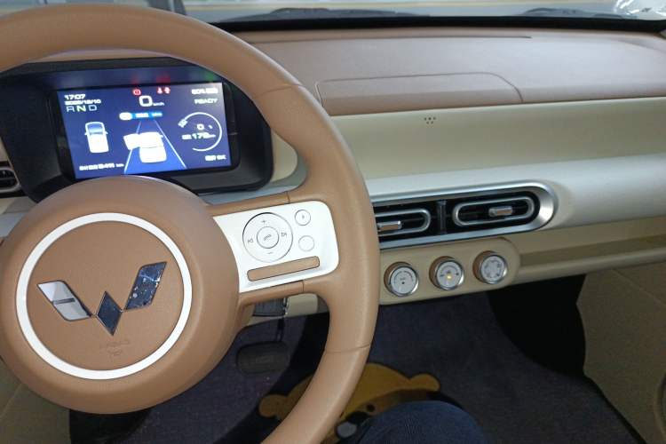 Used Wuling Hongguang MINIEV 2024 3rd Generation 215km Youth Edition
