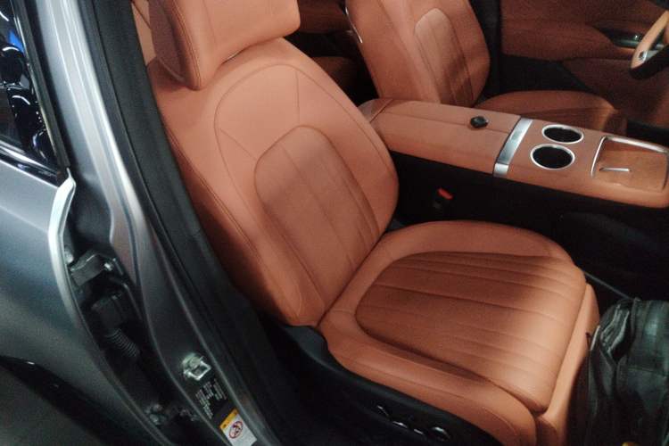 Used  E07 2025 All-Electric 4x4 with 90 kWh Max Intelligent Driving Version
