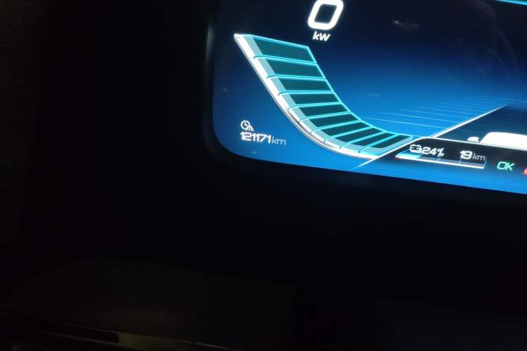 Used BYD Tang New Energy 2018 DM 2.0T All-Wheel Drive Smart Connect Elite 7-Seater China V Emission Standard