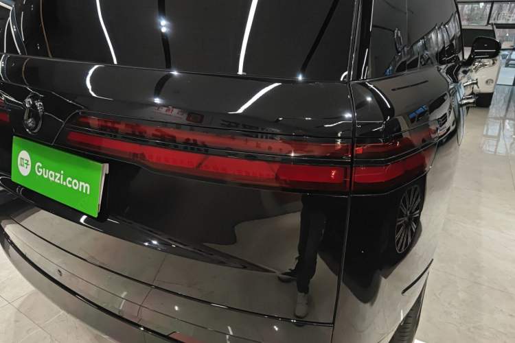 Used Denza N9 2025 Flagship Model
