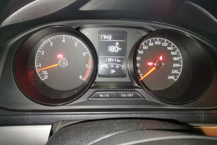 Used Volkswagen Lavida 2015 1.6L Manual Fashion Edition
