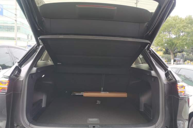 Used Volkswagen Talagon 2024 Facelifted 380TSI All-Wheel Drive R-Line Cruise Premium Edition
