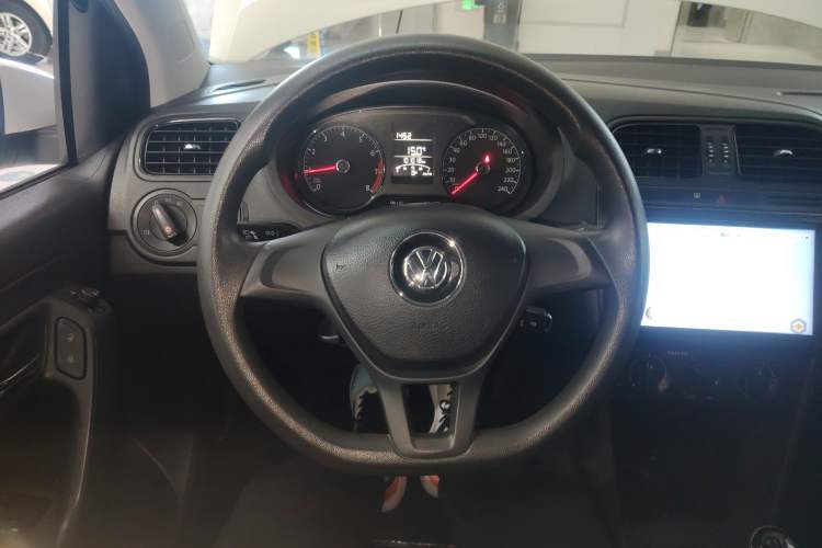 Used Volkswagen Polo 2016 1.4L Manual Fashion Model
