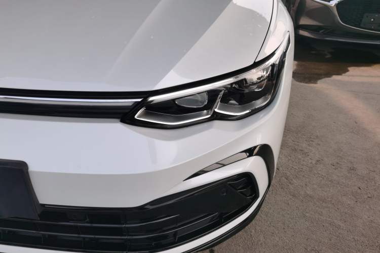 Used Volkswagen Golf 2023 Facelift 280TSI DSG R-Line Lite
