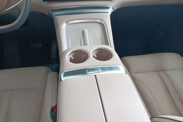 Used XPeng X9 2025 740 Ultra-Long Range Max
