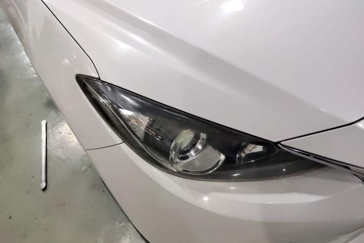 Used Mazda Mazda 3 Axela 2016 Sedan 1.5L Automatic Luxury Model
