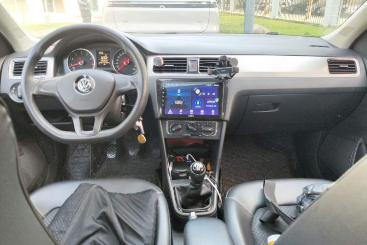 Used Volkswagen Santana 2015 Haval H9 1.6L Manual Comfort Edition