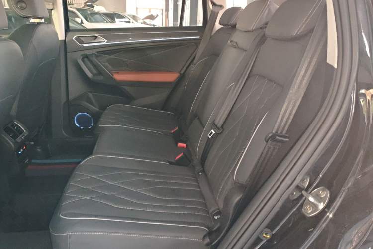 Used Volkswagen Tiguan L 2023 330TSI Automatic Two-Wheel Drive R-Line Enjoyment Edition
