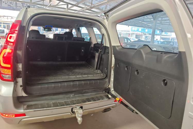 Used Haval H9 2015 2.0T Four-Wheel Drive Standard Model 7 Seats