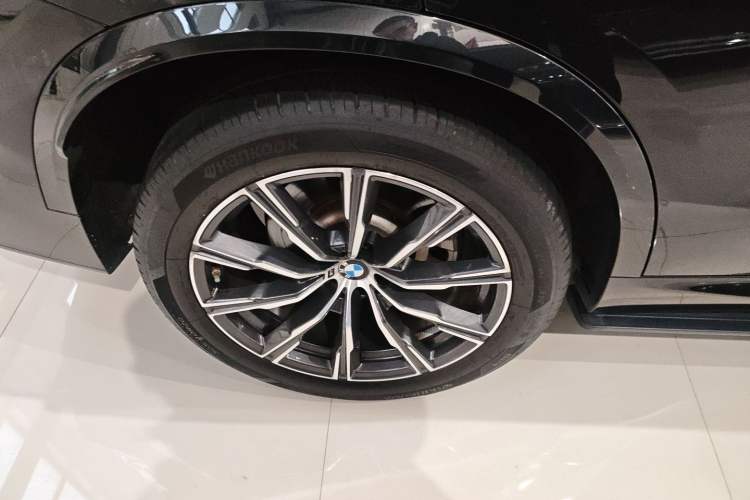 Used BMW X5 2022 xDrive 30Li Luxury M Sport Package
