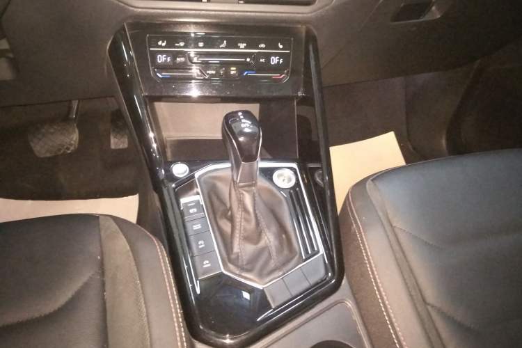 Used Volkswagen Tayron 2020 330TSI Two-Wheel Drive Luxury Smart Connectivity Version
