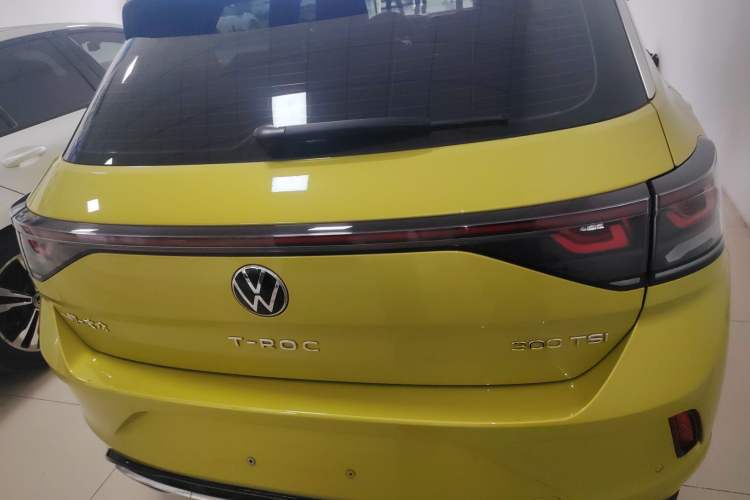 Used Volkswagen T-ROC 2023 300TSI DSG Two-Wheel Drive Starlight Edition
