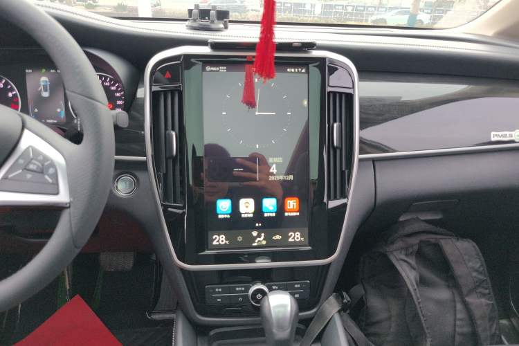 Used BYD Song MAX 2018 1.5T Automatic Smart Connect Elite Model with 6 Seats
