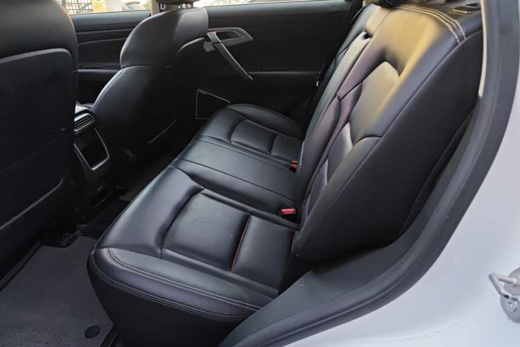 Used Geely Auto Emgrand X7 Sport 2018 1.8TD Manual Two-Wheel Drive Smart Connect 4G Internet Edition
