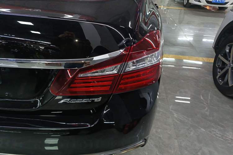 Used Honda Accord 2016 2.0L Luxury Edition
